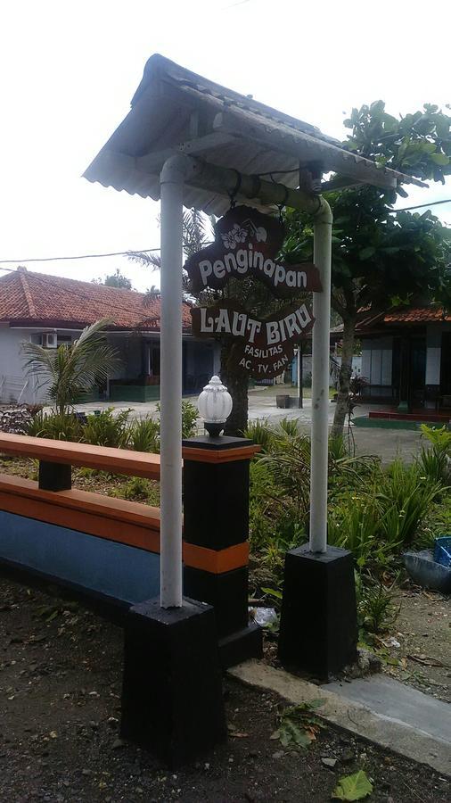 Penginapan Laut Biru Hotel Batukaras Exterior photo